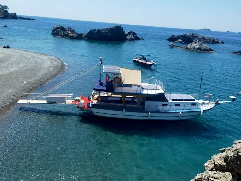 ÖLÜDENİZ ÖZEL TEKNE - MADONNA (1)